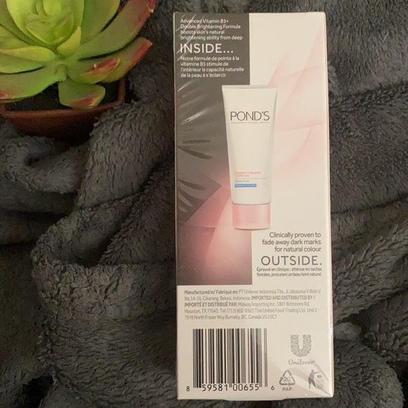 Pond’s Perfect Colour Complex - Picture 2 of 2